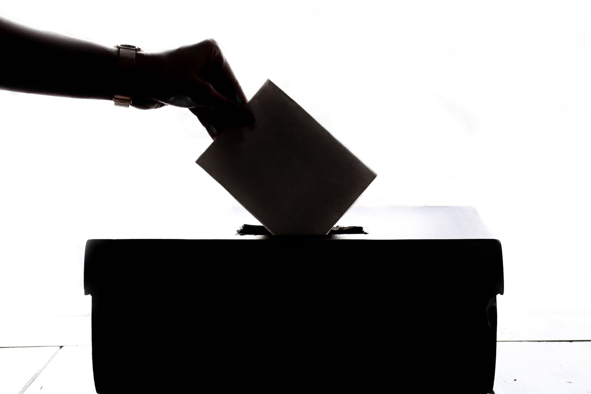 La Quiebra de la Confianza: Reflexiones sobre la Política Actual