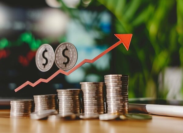 Tony Genua vuelve: Descubre su estrategia para acciones de crecimiento