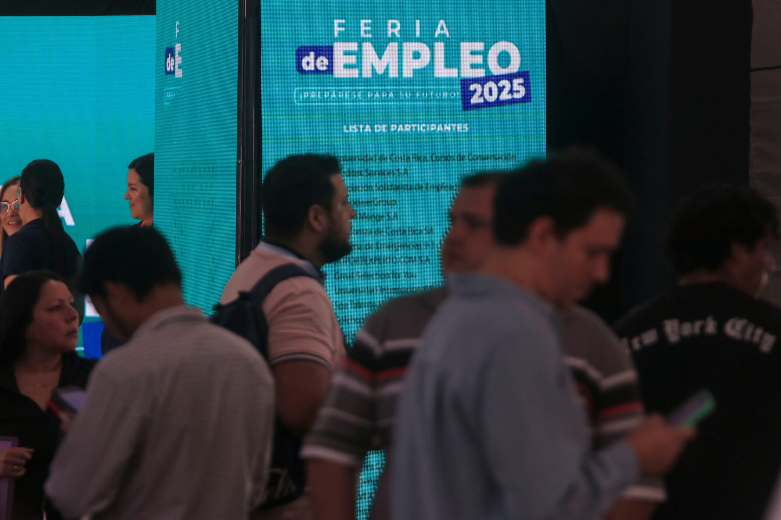 La Revolución Digital: Oportunidades y Desafíos Sociales