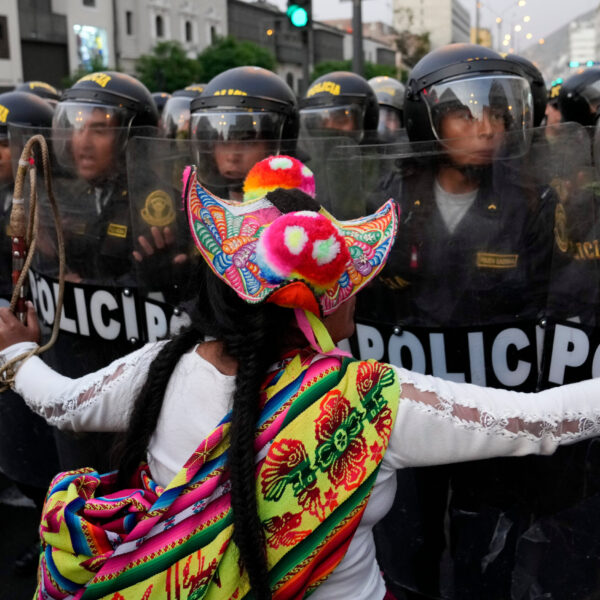 La Crisis de la Confianza en la Democracia: Un Llamado a la Acción
