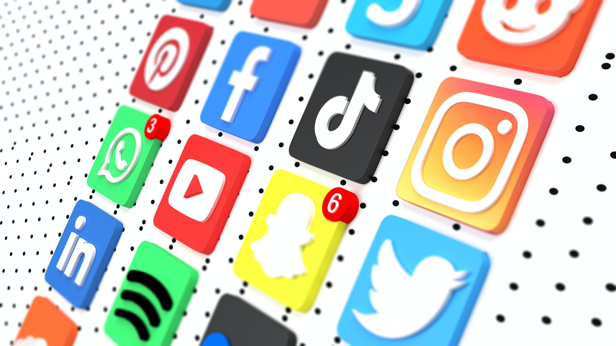 Tecnología y Sociedad: Retos y Oportunidades Claves